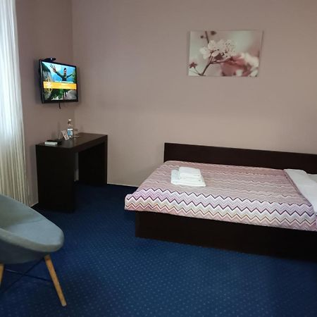 Gosudar Hotel Kropywnycki Zewnętrze zdjęcie