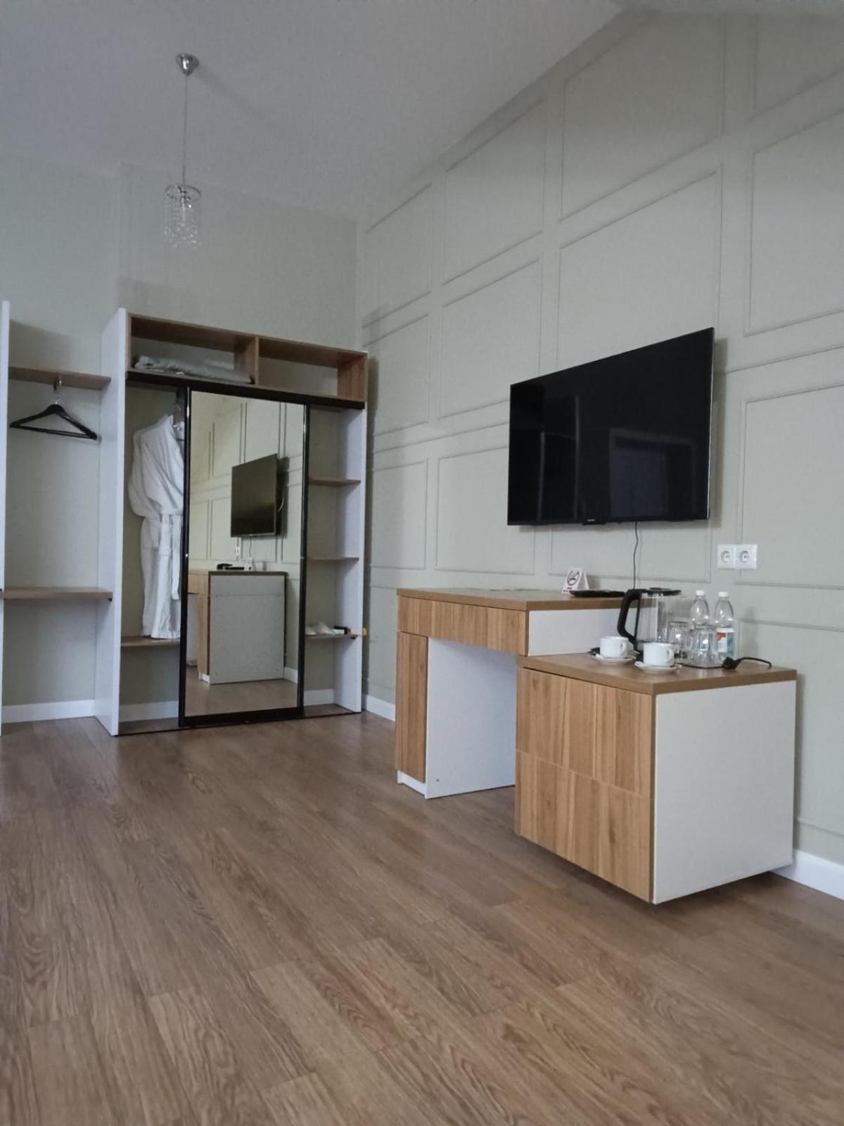 Gosudar Hotel Kropywnycki Zewnętrze zdjęcie
