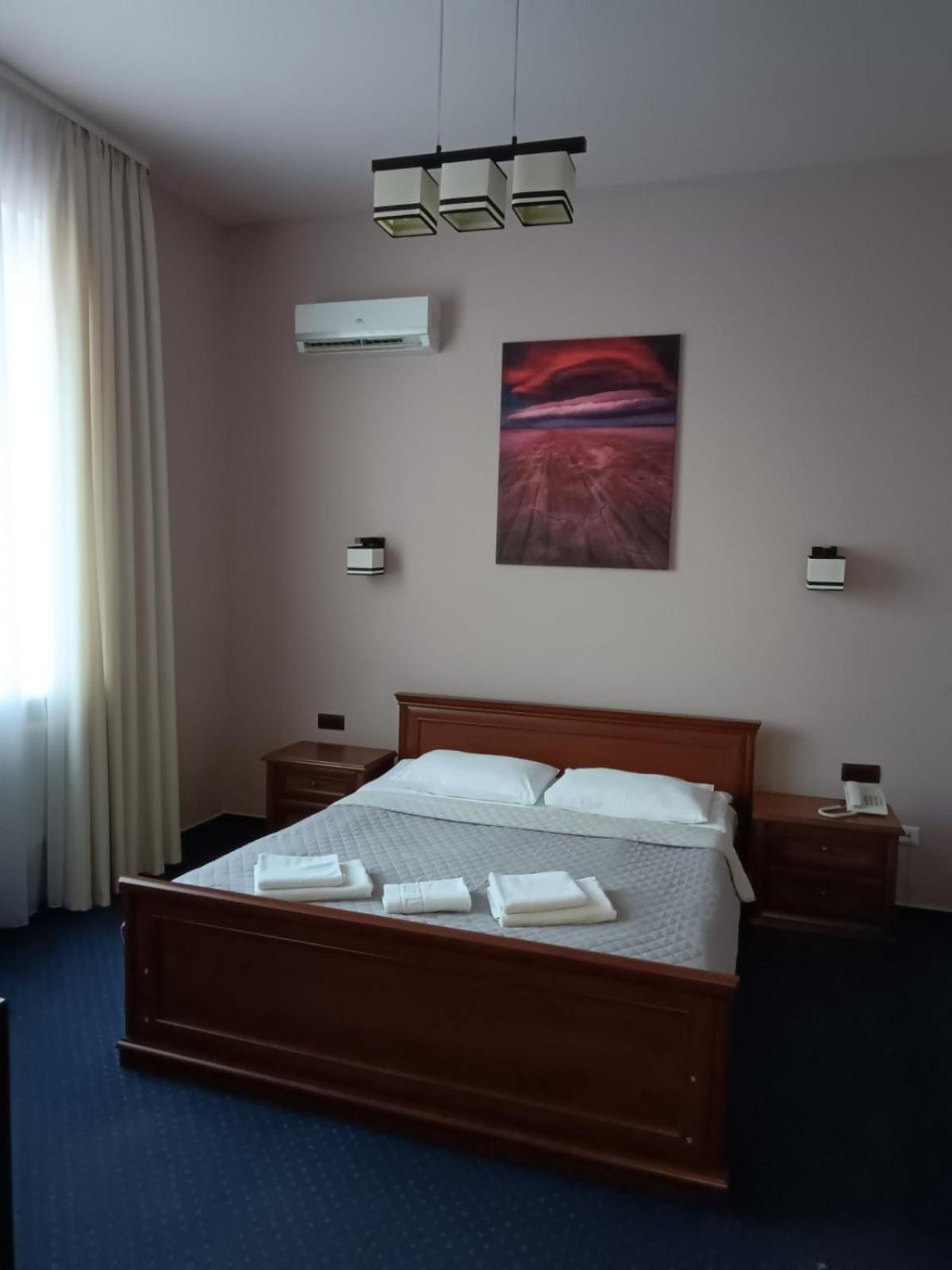 Gosudar Hotel Kropywnycki Zewnętrze zdjęcie